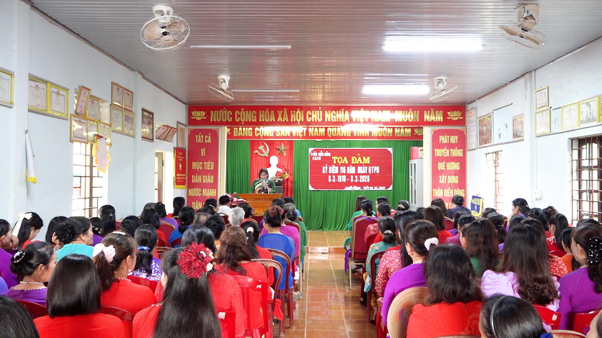 Thôn Hiền Dũng: Nhiều hoạt động kỷ niệm Ngày Quốc tế phụ nữ 8/3