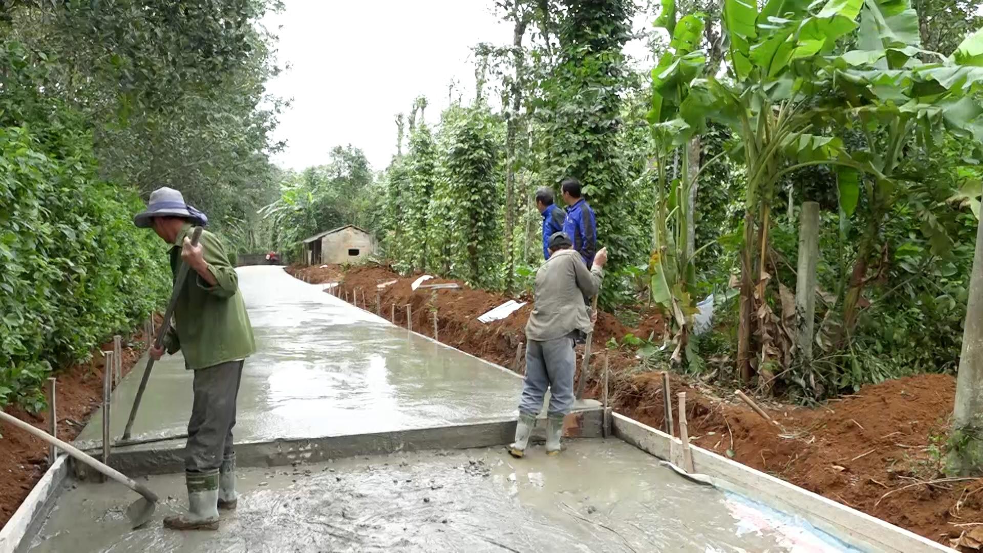 Lan tỏa phong trào hiến đất mở đường tại xã Vĩnh Hoàng