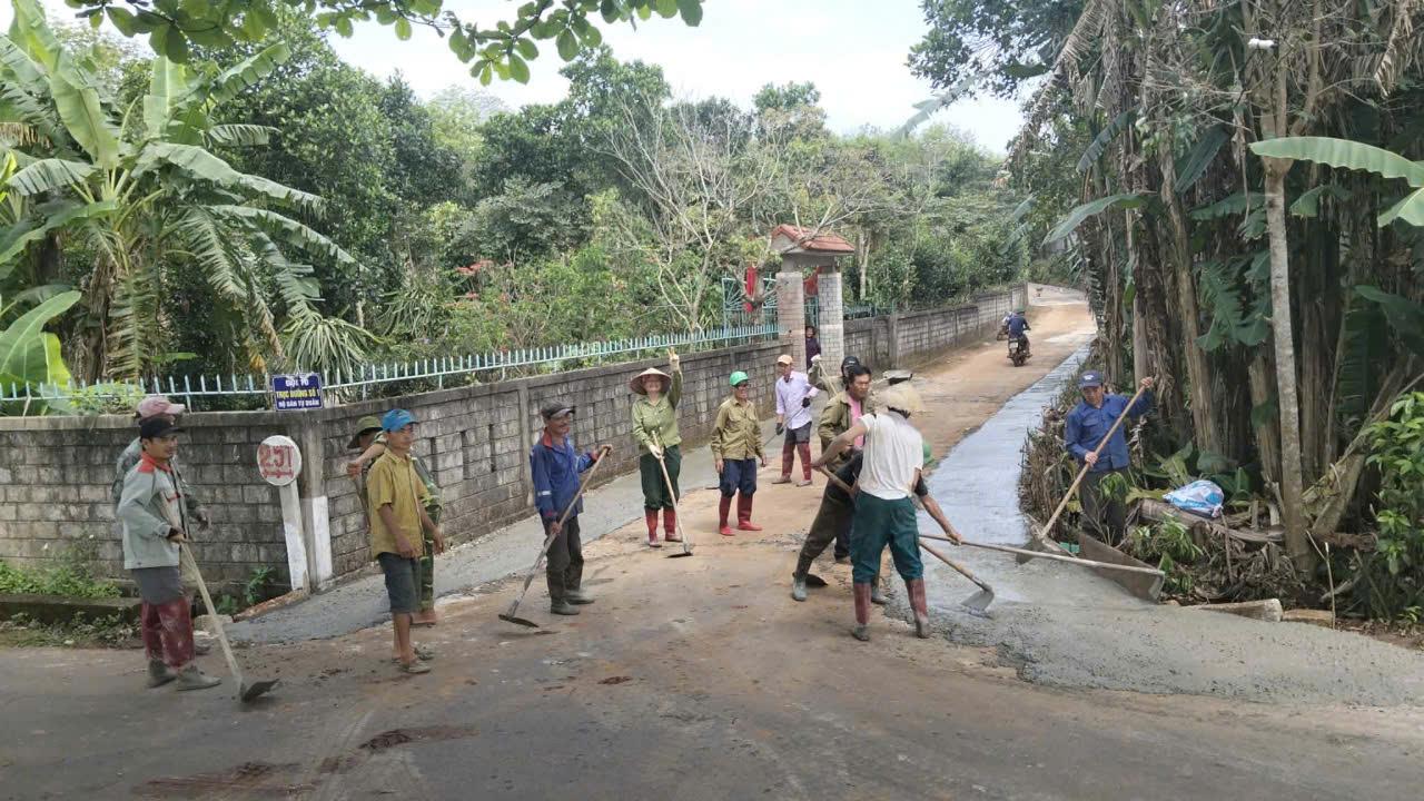 Thôn Huỳnh Công Đông: Thi công công trình chào mừng bầu cử đại biểu Quốc hội và HĐND các cấp, nhiệm kỳ 2026-2031